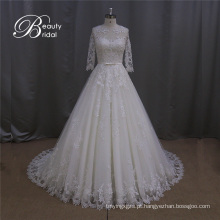 Vestido de noiva branco do laço